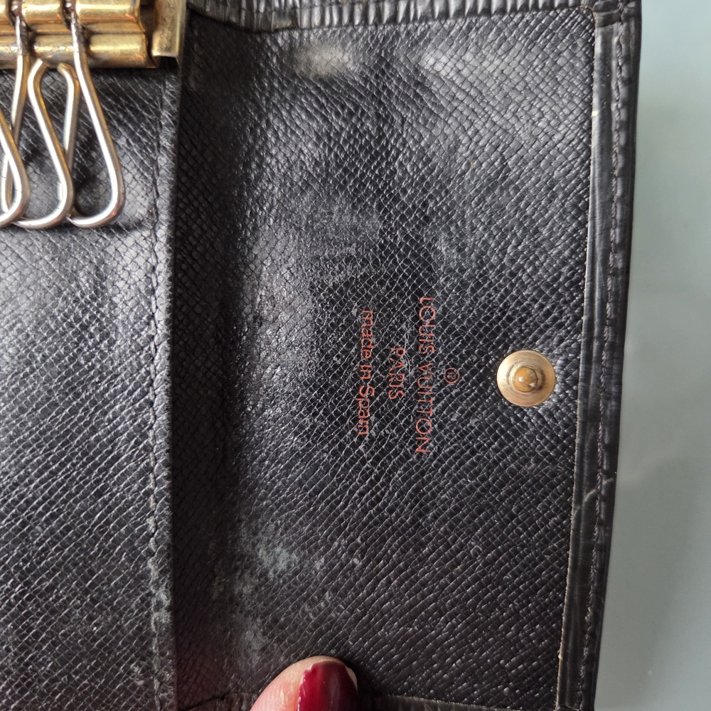 Authentic!!! Vintage! Black Epi Louis Vuitton Key and Card Holder 2003 - Picture 11 of 16